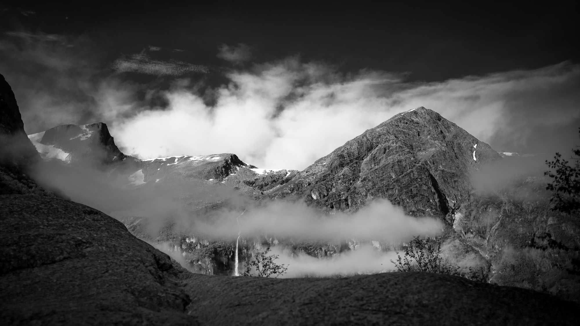 Olden – Serenity at the Innvikfjord