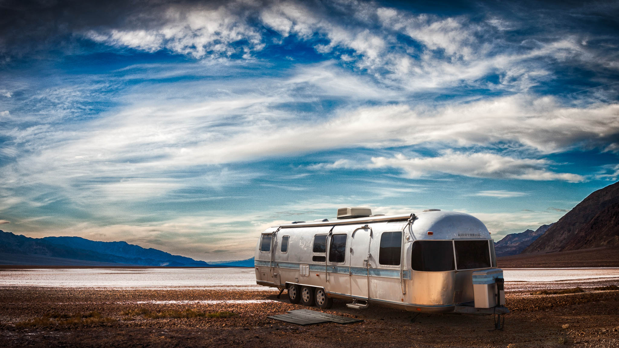 Exploring California & Death Valley – A Road Trip Through Ghost Towns, Highways & Desert Landscapes