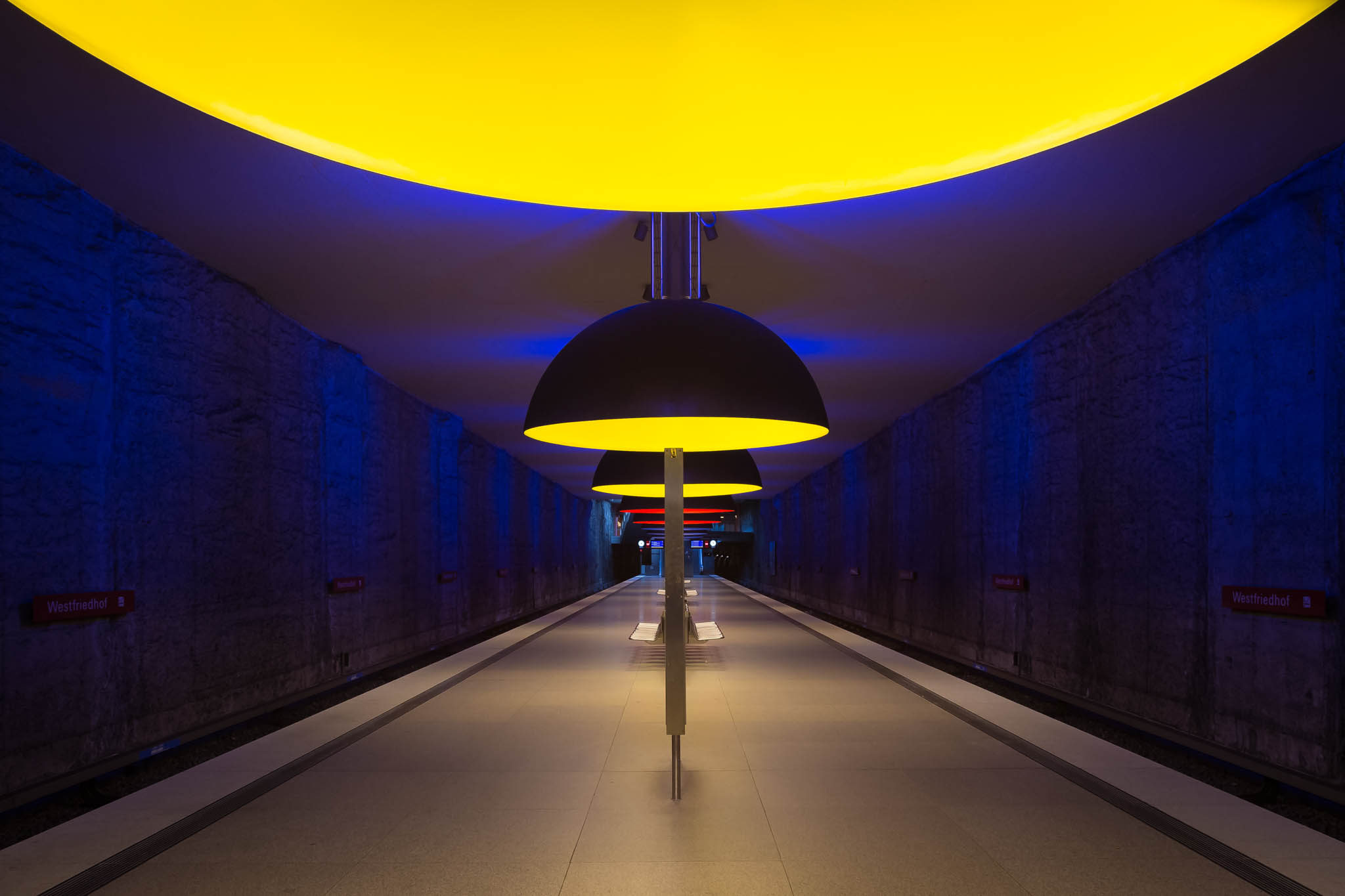 Pinakothek der Moderne & Westfriedhof – Architecture, Art, and Light in Munich