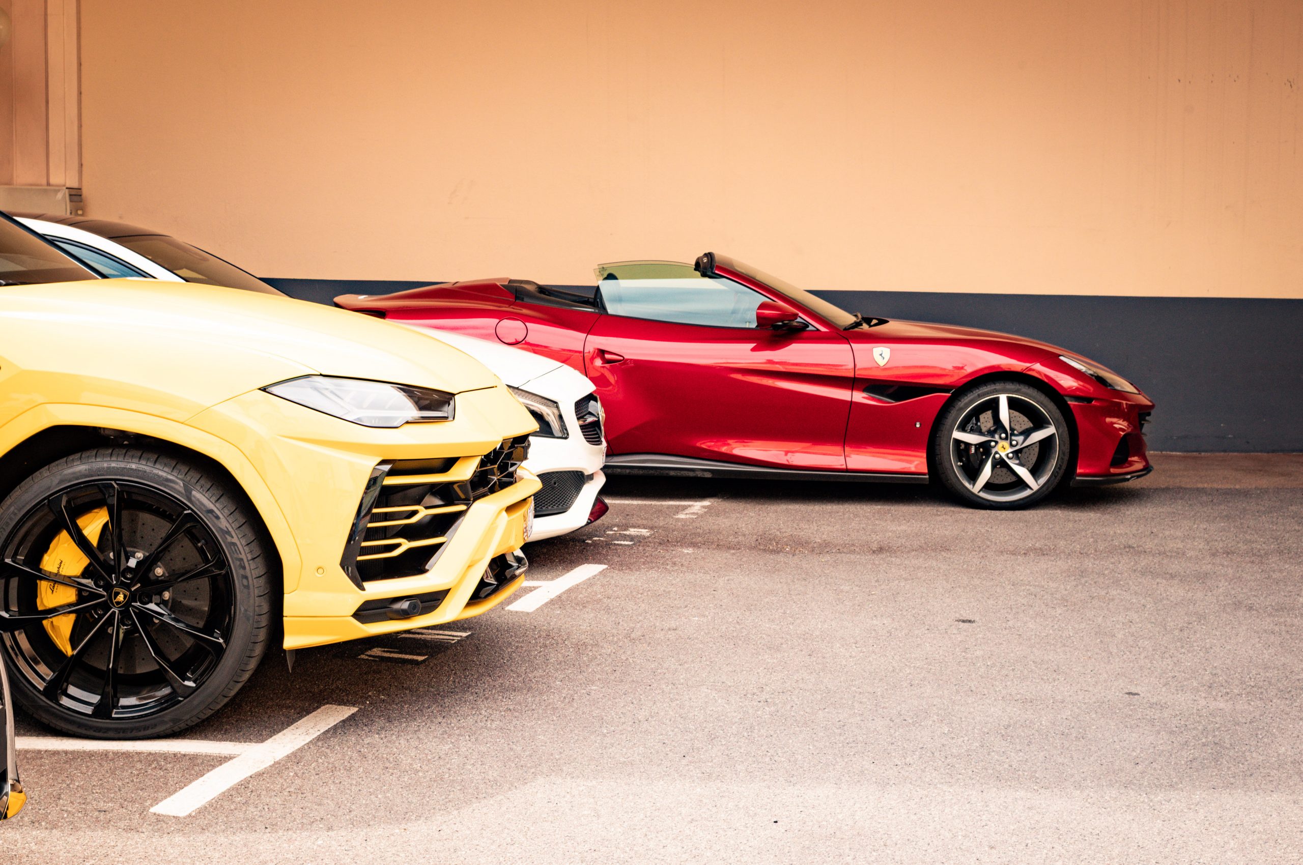 Supercars in Monaco – Lamborghini and Ferrari